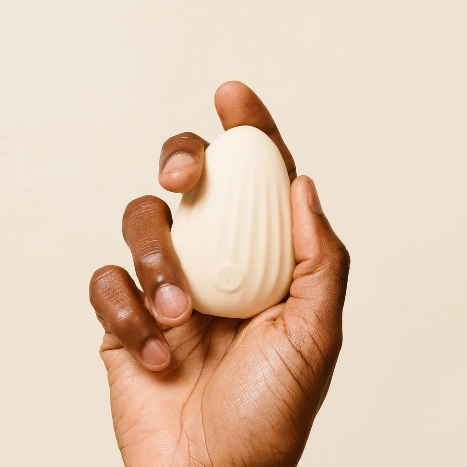 my-lubie-dune-galet-vibrant-silicone-clitoris image 1