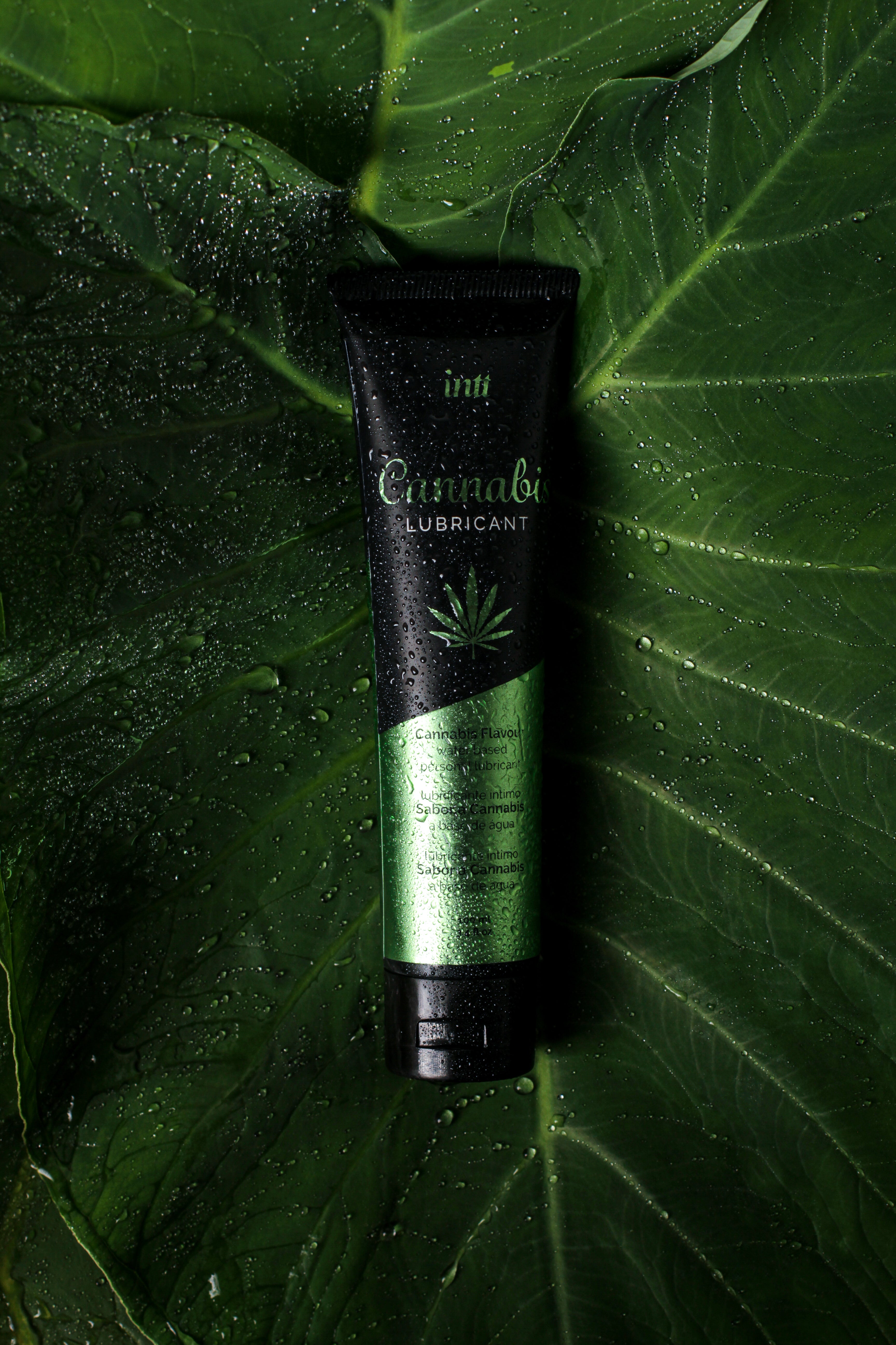 intt-cannabis-lubrifiant-eau-chanvre-compatible-pr-servatif image 2