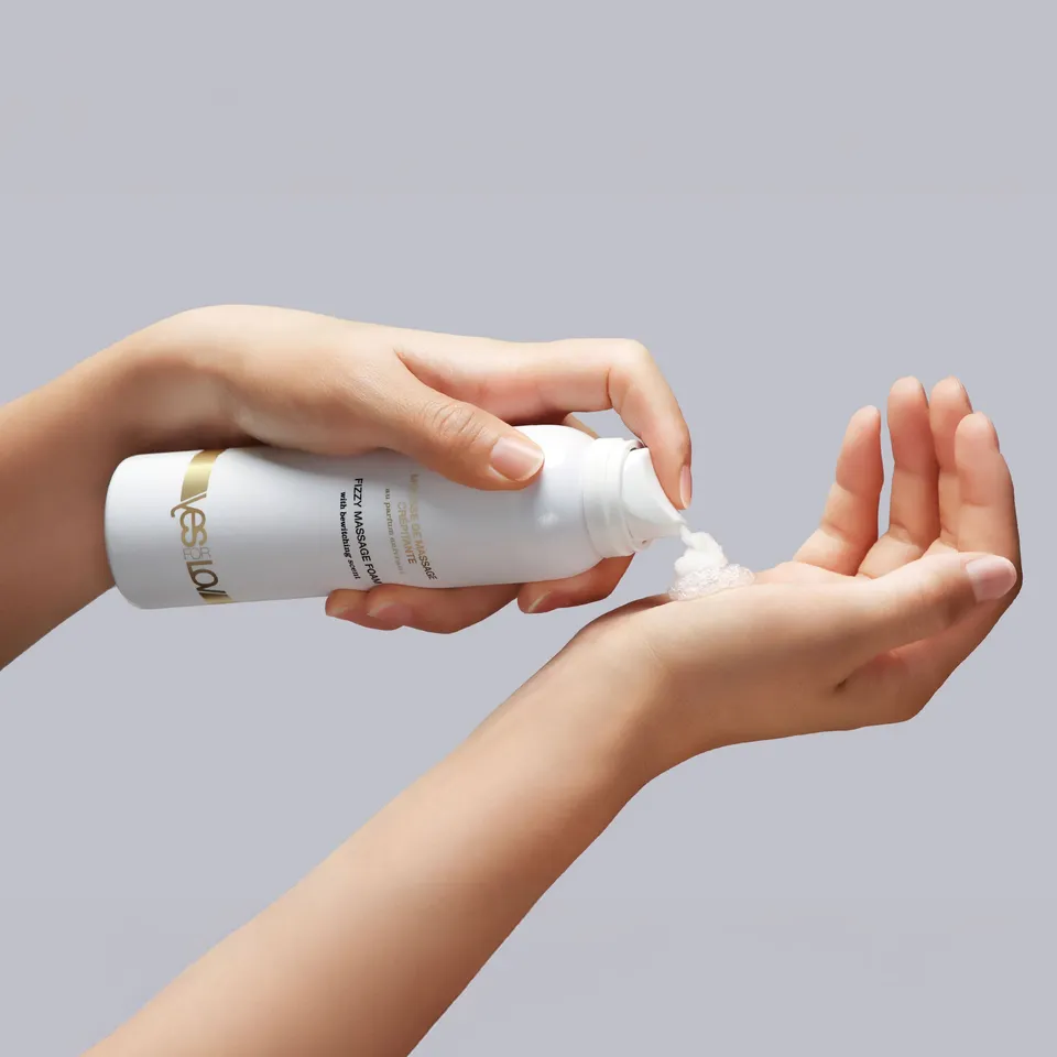 yesforlov-mousse-de-massage-cr-pitante-parfum-enivrant image 1