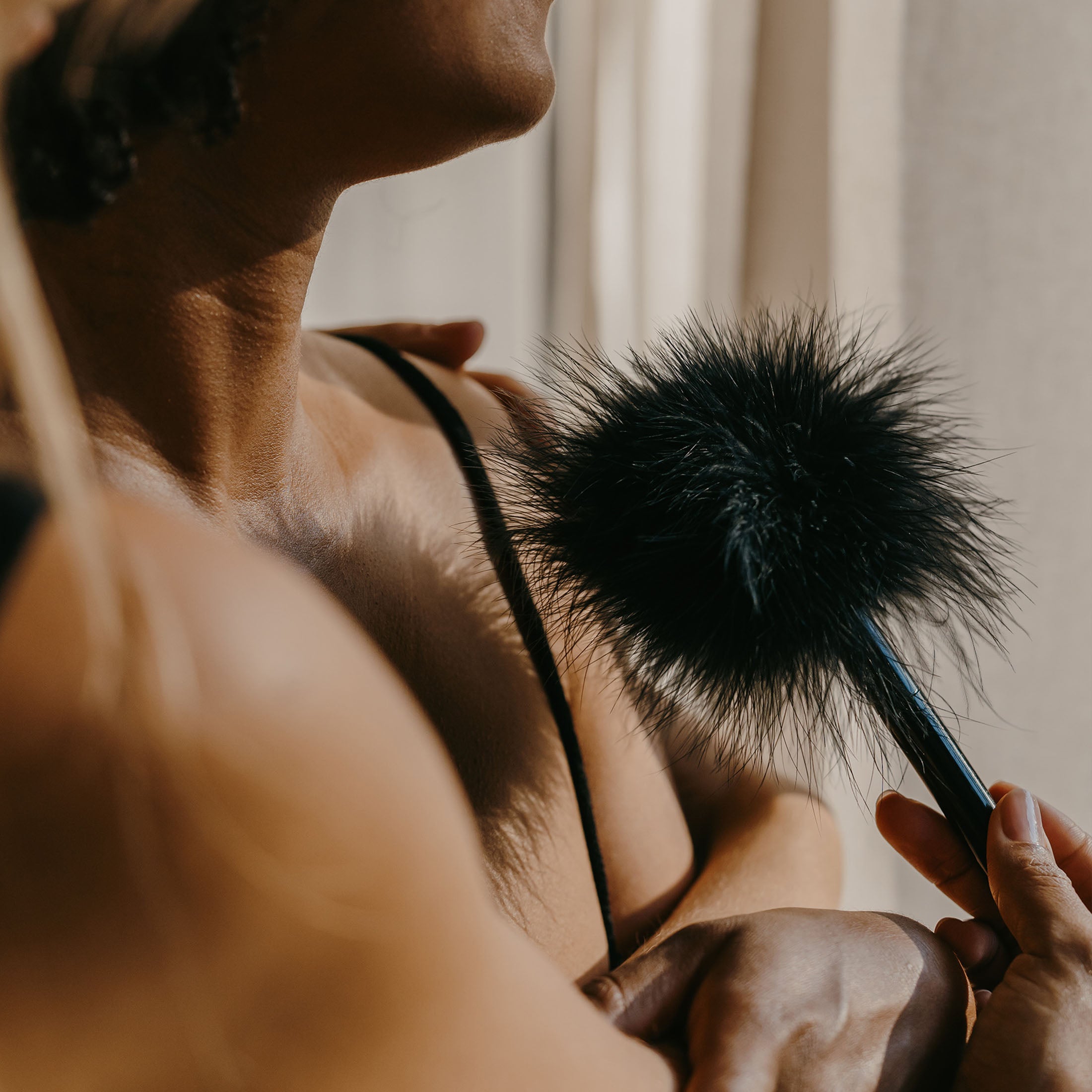 yesforlov-allover-plume-caresses-sensuelle image 2