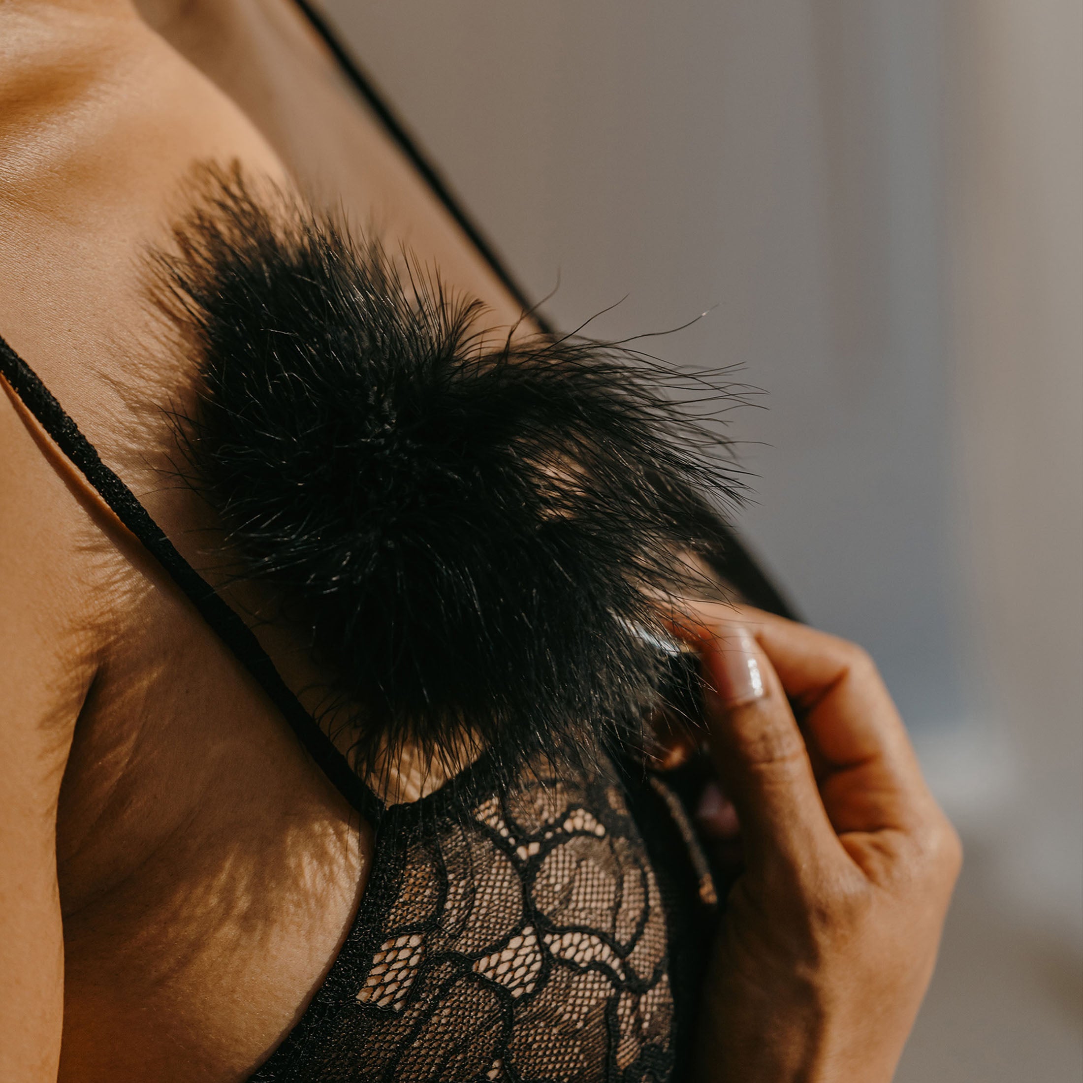 yesforlov-allover-plume-caresses-sensuelle image 3