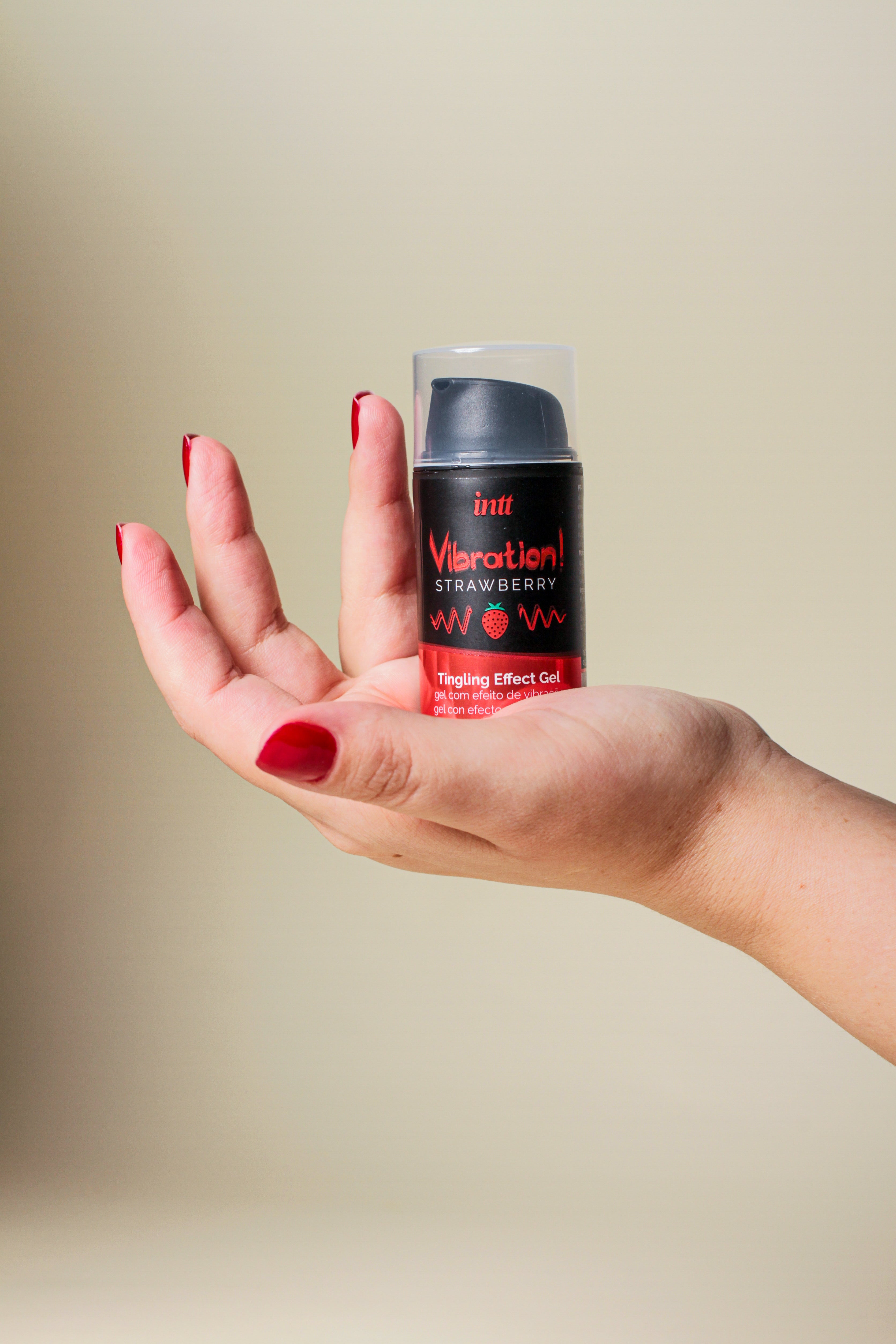 intt-liquid-vibrators-strawberry-gel-fraise-chauffant image 4