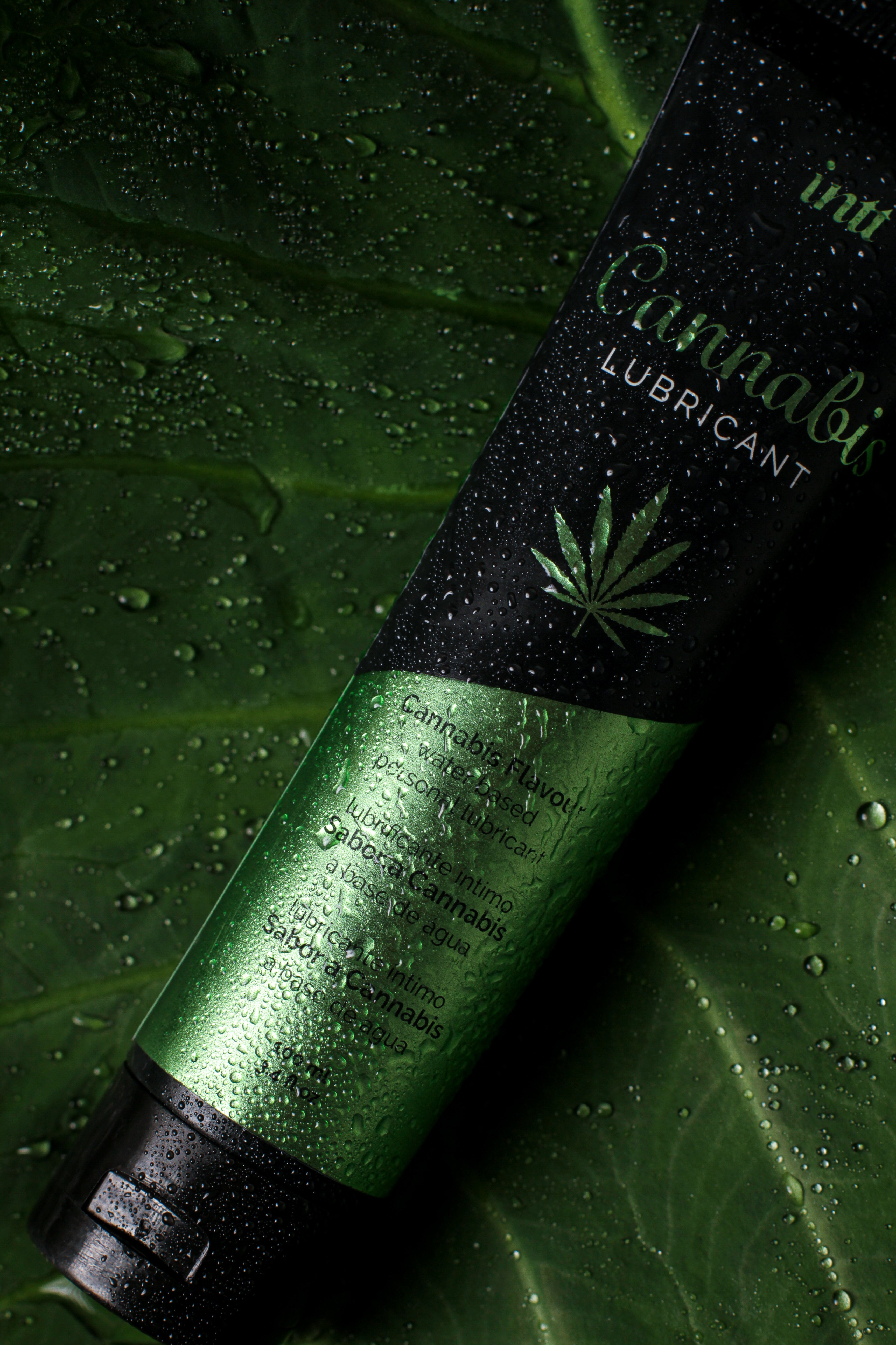 intt-cannabis-lubrifiant-eau-chanvre-compatible-pr-servatif image 3