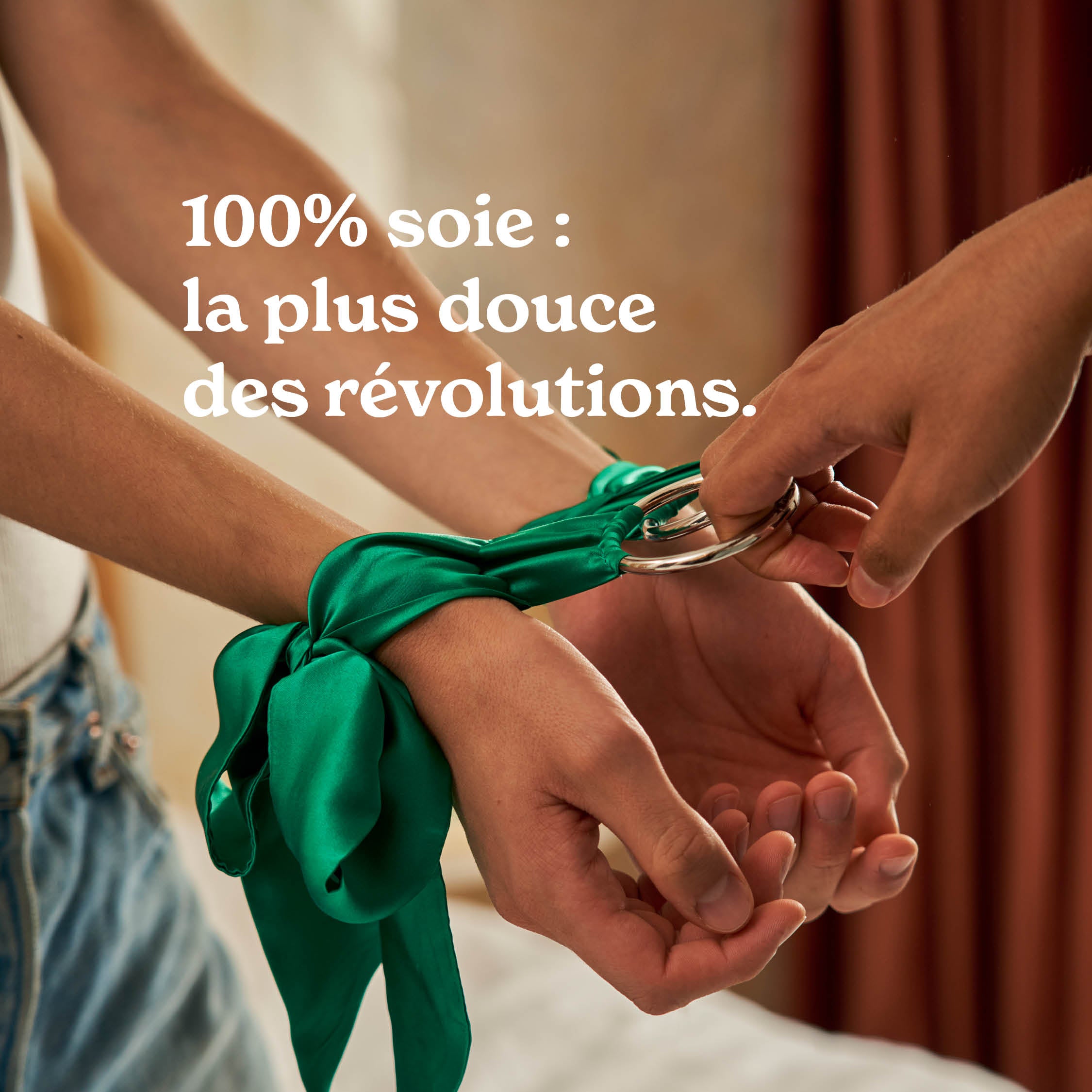 my-lubie-menottes-en-soie-vert-bondage-doux image 3