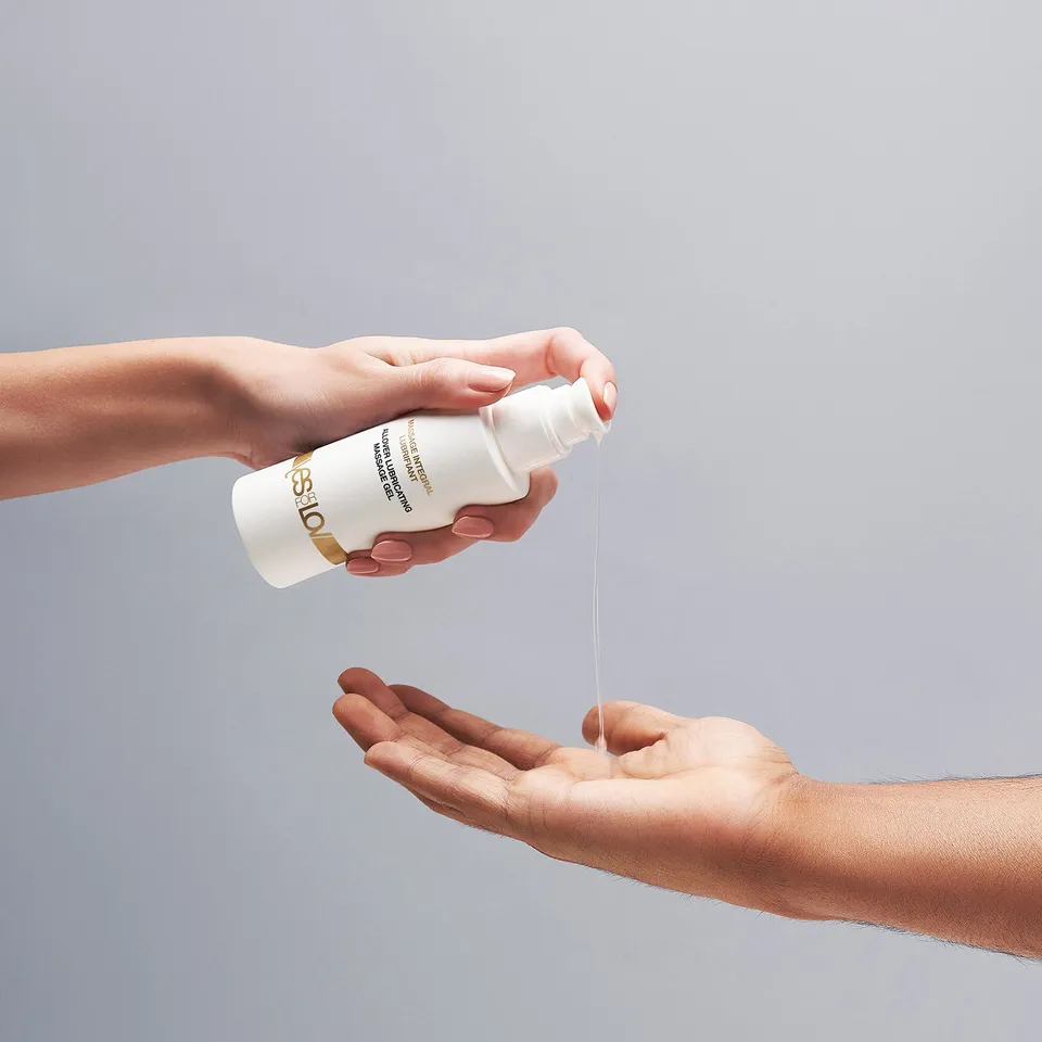 yesforlov-allover-massage-gel-lubrifiant-parfum-enivrant image 1